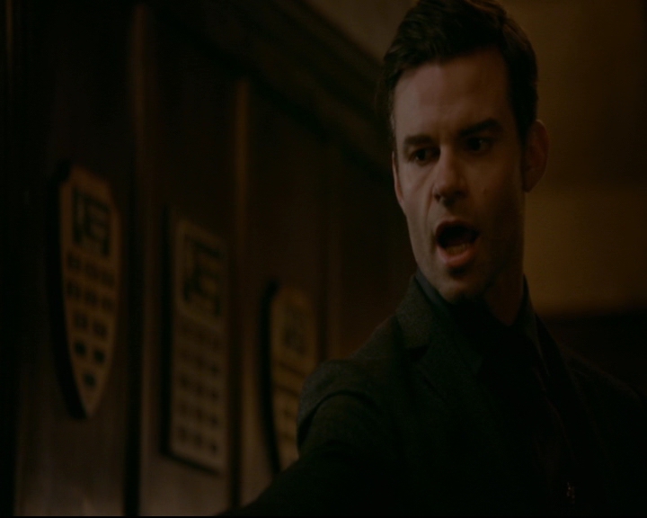 vampirediariesworld-dot-nl_TheOriginals5x12TheTaleOfTwoWolves02097.jpg