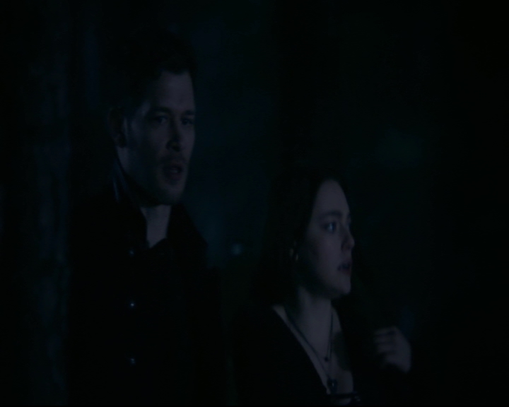 vampirediariesworld-dot-nl_TheOriginals5x12TheTaleOfTwoWolves02144.jpg