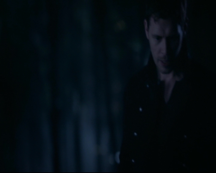 vampirediariesworld-dot-nl_TheOriginals5x12TheTaleOfTwoWolves02157.jpg