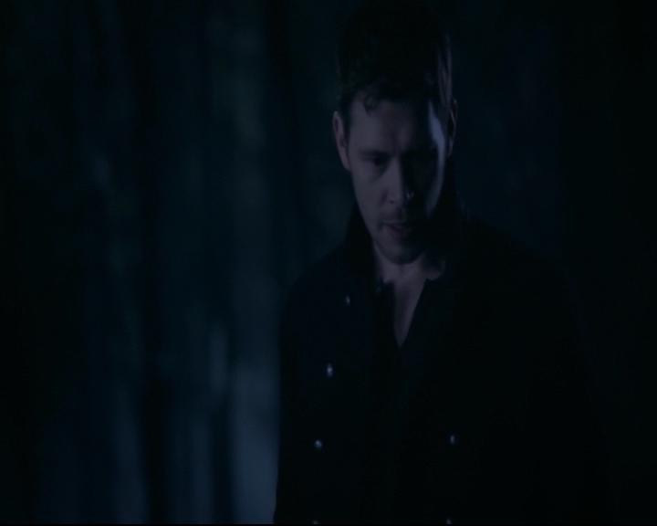 vampirediariesworld-dot-nl_TheOriginals5x12TheTaleOfTwoWolves02158.jpg