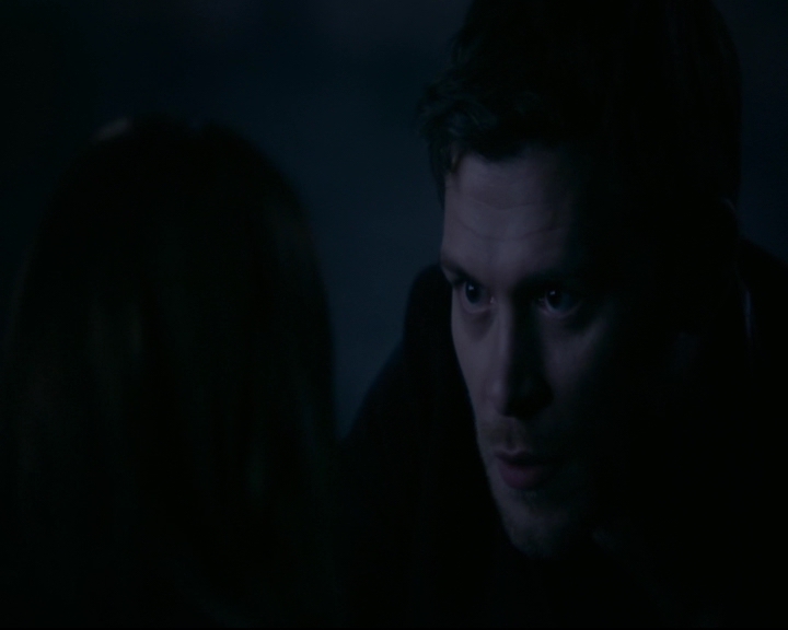 vampirediariesworld-dot-nl_TheOriginals5x12TheTaleOfTwoWolves02196.jpg