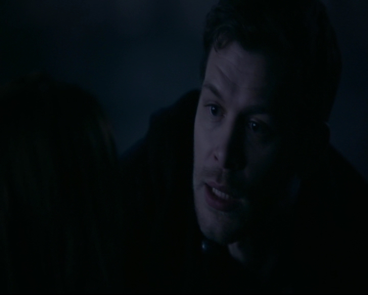 vampirediariesworld-dot-nl_TheOriginals5x12TheTaleOfTwoWolves02207.jpg