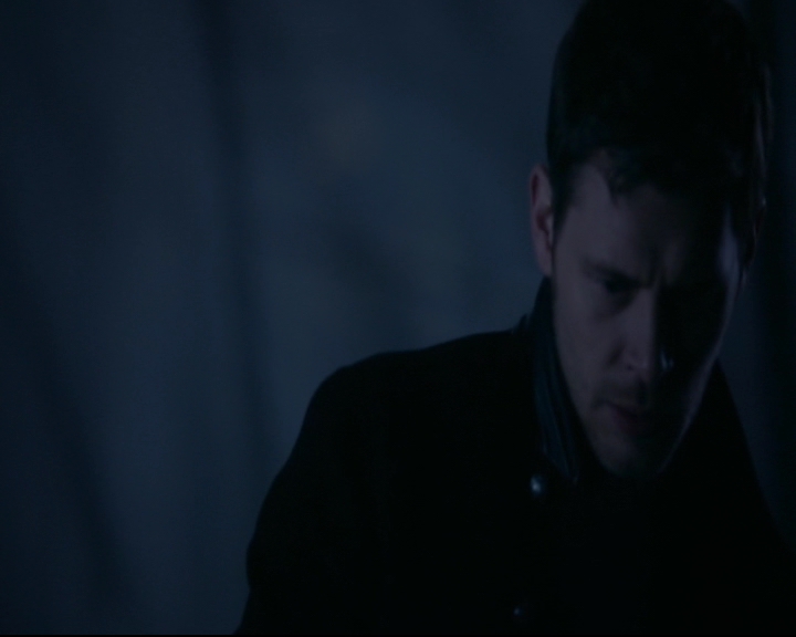 vampirediariesworld-dot-nl_TheOriginals5x12TheTaleOfTwoWolves02210.jpg