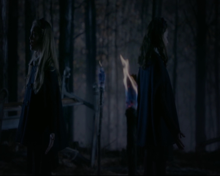 vampirediariesworld-dot-nl_TheOriginals5x12TheTaleOfTwoWolves02212.jpg