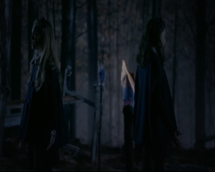 vampirediariesworld-dot-nl_TheOriginals5x12TheTaleOfTwoWolves02213.jpg