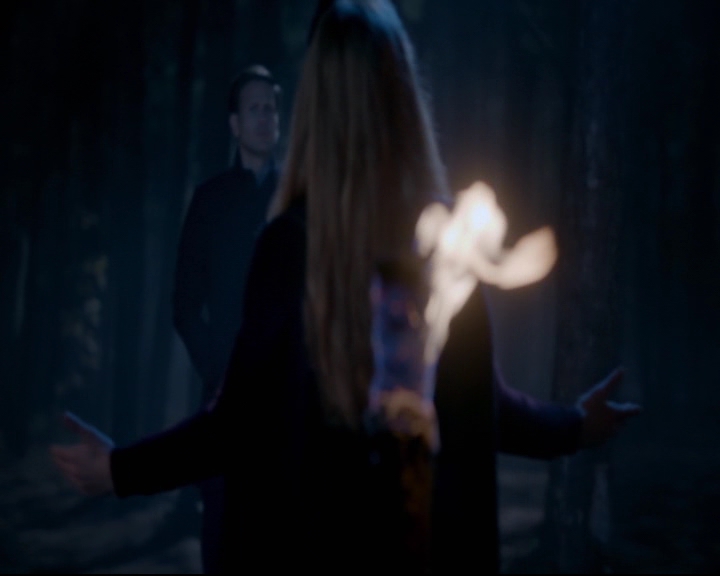 vampirediariesworld-dot-nl_TheOriginals5x12TheTaleOfTwoWolves02226.jpg