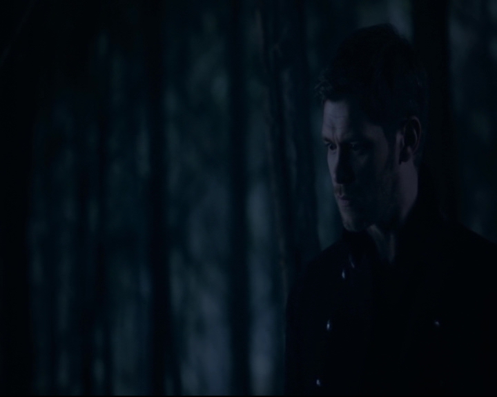 vampirediariesworld-dot-nl_TheOriginals5x12TheTaleOfTwoWolves02241.jpg