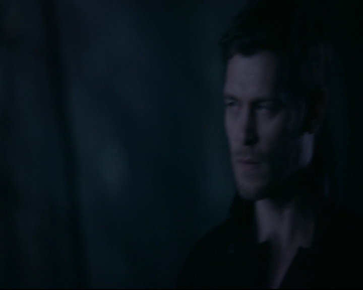 vampirediariesworld-dot-nl_TheOriginals5x12TheTaleOfTwoWolves02258.jpg