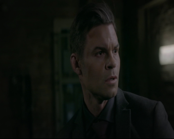 vampirediariesworld-dot-nl_TheOriginals5x12TheTaleOfTwoWolves02270.jpg