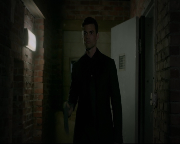 vampirediariesworld-dot-nl_TheOriginals5x12TheTaleOfTwoWolves02285.jpg