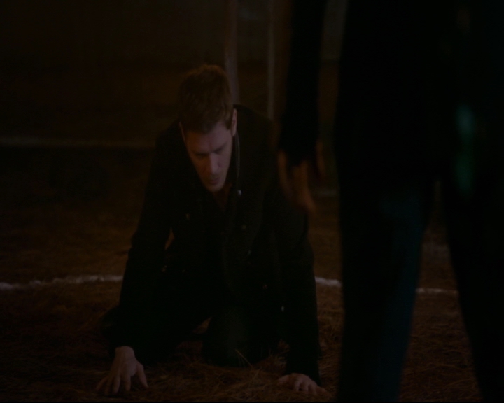 vampirediariesworld-dot-nl_TheOriginals5x12TheTaleOfTwoWolves02345.jpg