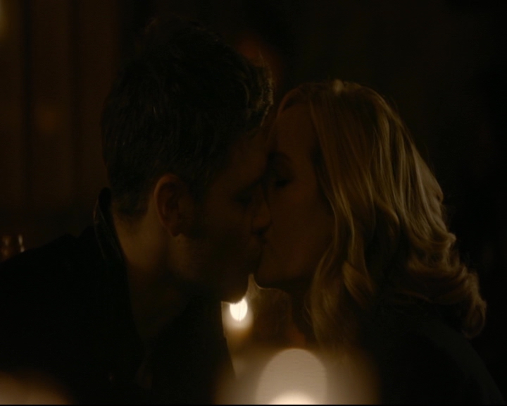 vampirediariesworld-dot-nl_TheOriginals5x13WhenTheSaintsGoMarchingIn01112.jpg