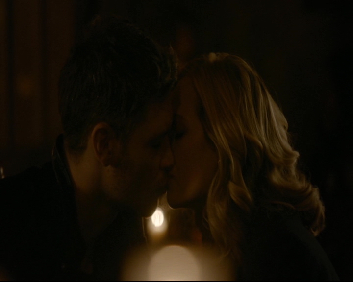 vampirediariesworld-dot-nl_TheOriginals5x13WhenTheSaintsGoMarchingIn01115.jpg