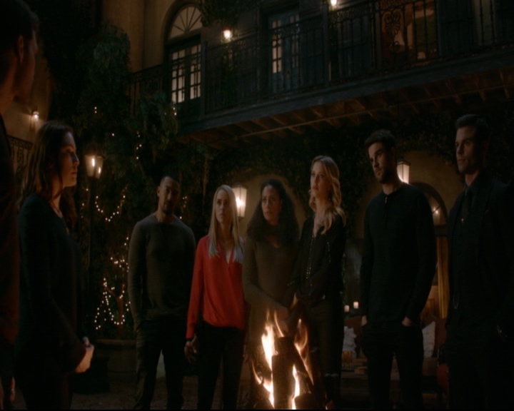 vampirediariesworld-dot-nl_TheOriginals5x13WhenTheSaintsGoMarchingIn01553.jpg