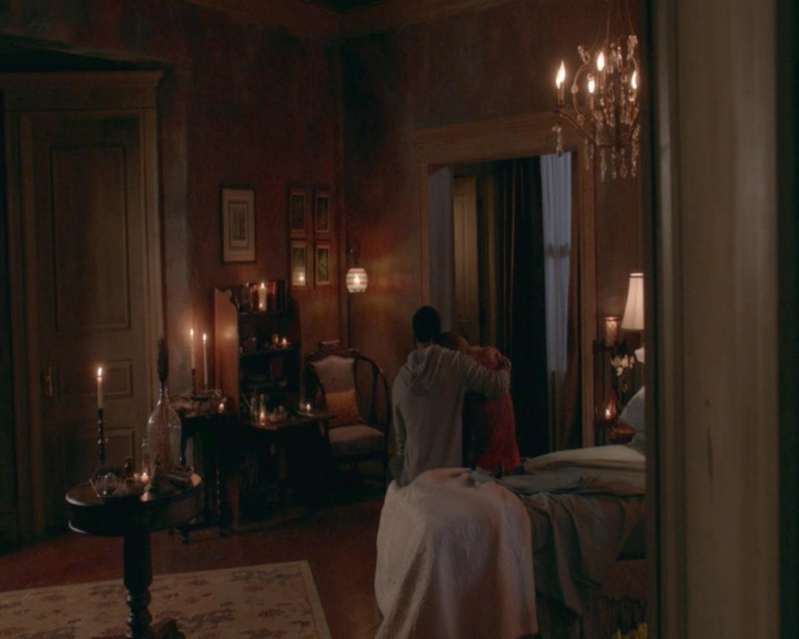 vampirediariesworld-dot-nl_TheOriginals5x02OneWrongTurnOnBourbon-deletedscene00026.jpg