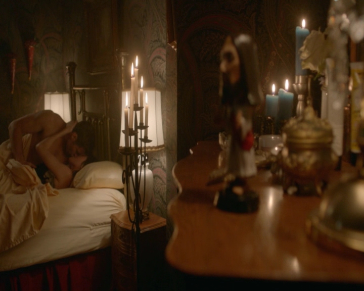 vampirediariesworld-dot-nl_TheOriginals5x03NeMeQuittePas-deletedscene00004.jpg