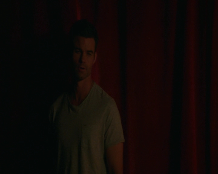 vampirediariesworld-dot-nl_TheOriginals5x03NeMeQuittePas-deletedscene00070.jpg