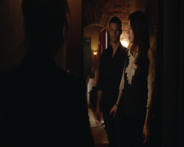 vampirediariesworld-dot-nl_TheOriginals5x05DontItJustBreakYourHeart-deletedscenes00028.jpg