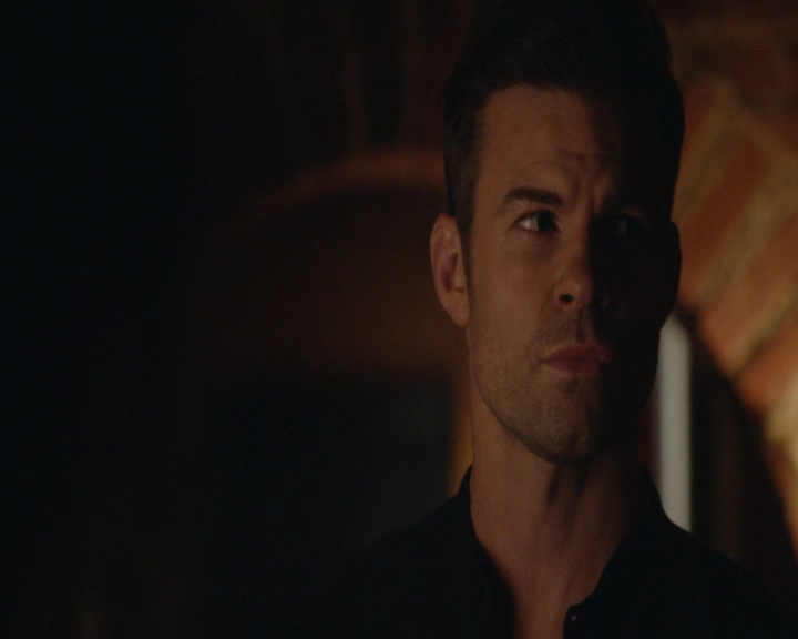 vampirediariesworld-dot-nl_TheOriginals5x05DontItJustBreakYourHeart-deletedscenes00035.jpg