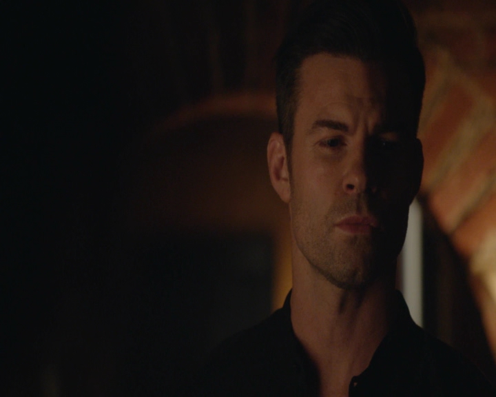 vampirediariesworld-dot-nl_TheOriginals5x05DontItJustBreakYourHeart-deletedscenes00036.jpg