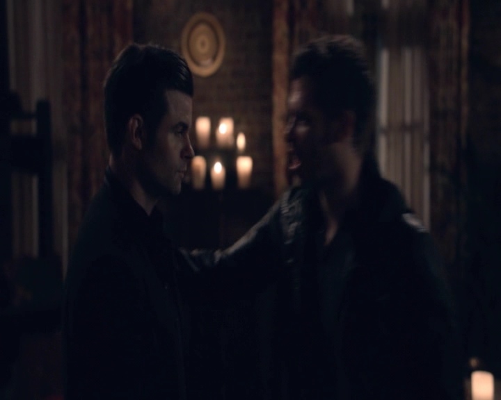 vampirediariesworld-dot-nl_TheOriginals5x08TheKindnessOfStrangers-deletedscene00023.jpg