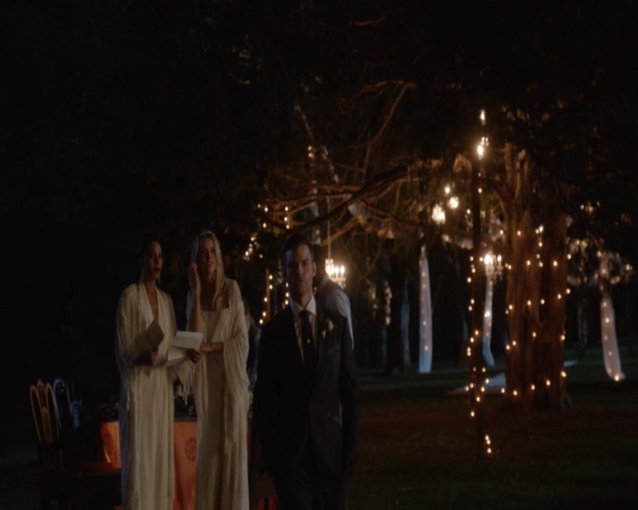 vampirediariesworld-dot-nl_TheOriginals5x11TilTheDayIDie-deletedscene00034.jpg