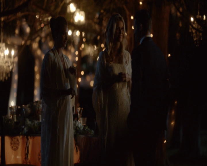 vampirediariesworld-dot-nl_TheOriginals5x11TilTheDayIDie-deletedscene00054.jpg