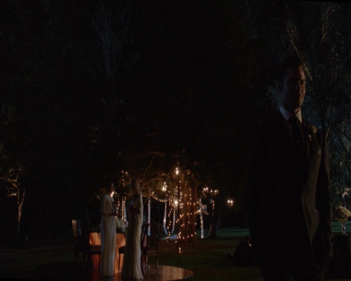 vampirediariesworld-dot-nl_TheOriginals5x11TilTheDayIDie-deletedscene00058.jpg