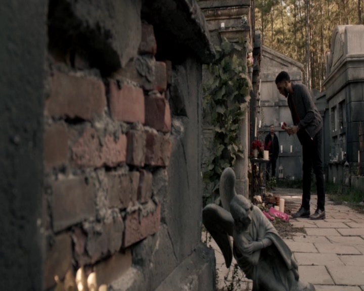 vampirediariesworld-dot-nl_TheOriginals5x13WhenTheSaintsGoMarchingIn-deletedscene00008.jpg