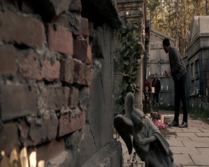 vampirediariesworld-dot-nl_TheOriginals5x13WhenTheSaintsGoMarchingIn-deletedscene00011.jpg