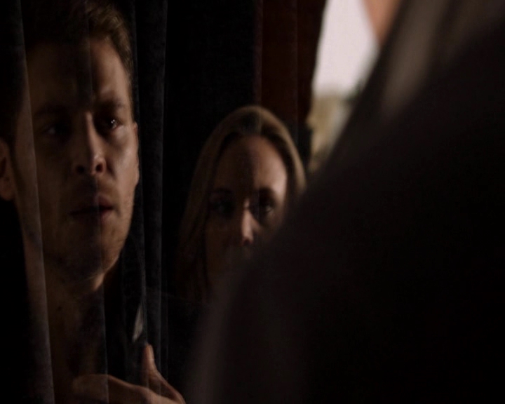vampirediariesworld-dot-nl_TheOriginals5x13WhenTheSaintsGoMarchingIn-deletedscene00084.jpg