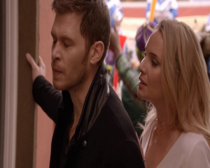 vampirediariesworld-dot-nl_TheOriginals5x13WhenTheSaintsGoMarchingIn-deletedscene00094.jpg