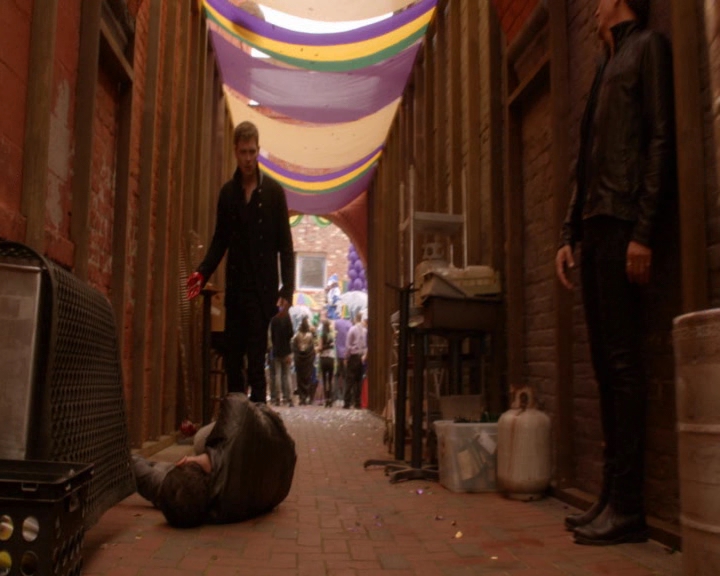 vampirediariesworld-dot-nl_TheOriginals5x13WhenTheSaintsGoMarchingIn-deletedscene00125.jpg