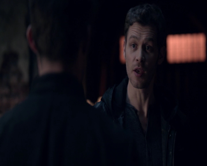 vampirediariesworld-dot-nl_TheOriginalsS5Bloopers00086.jpg