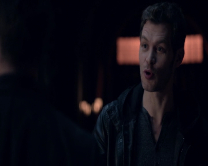 vampirediariesworld-dot-nl_TheOriginalsS5Bloopers00097.jpg