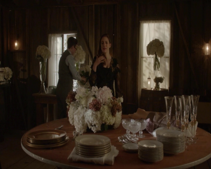 vampirediariesworld-dot-nl_TheOriginalsS5Bloopers00116.jpg