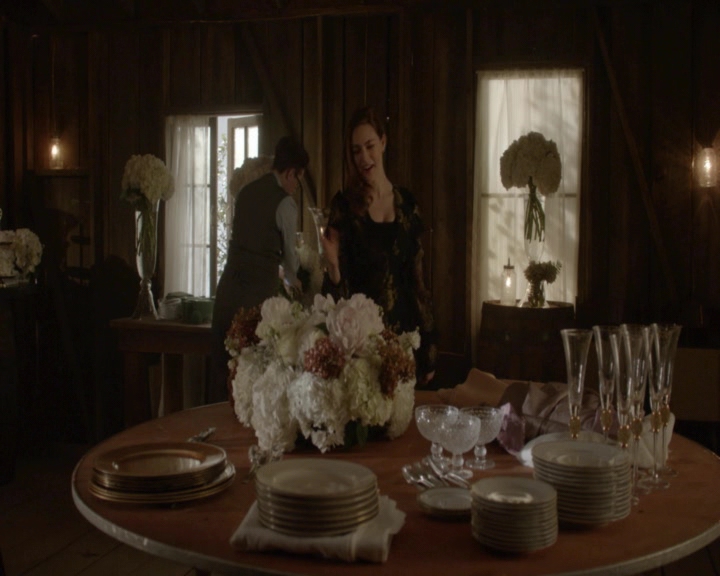 vampirediariesworld-dot-nl_TheOriginalsS5Bloopers00117.jpg