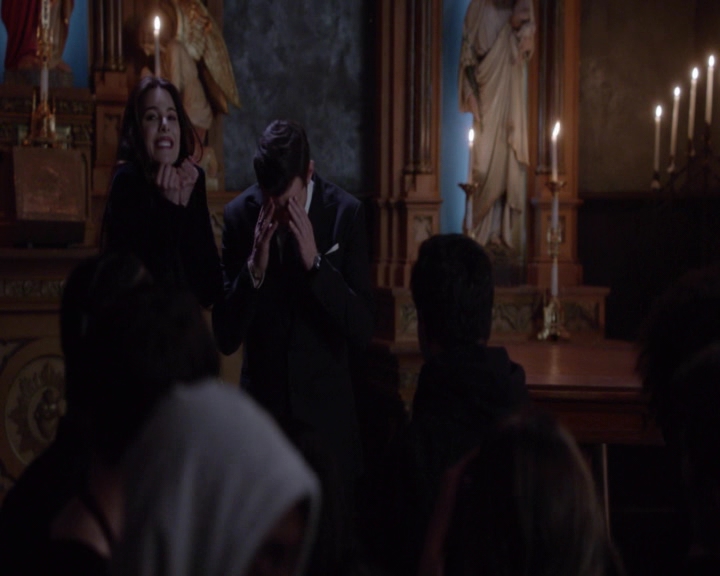 vampirediariesworld-dot-nl_TheOriginalsS5Bloopers00243.jpg