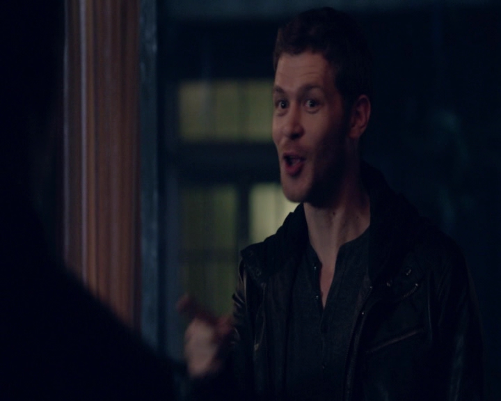 vampirediariesworld-dot-nl_TheOriginalsS5Bloopers00263.jpg