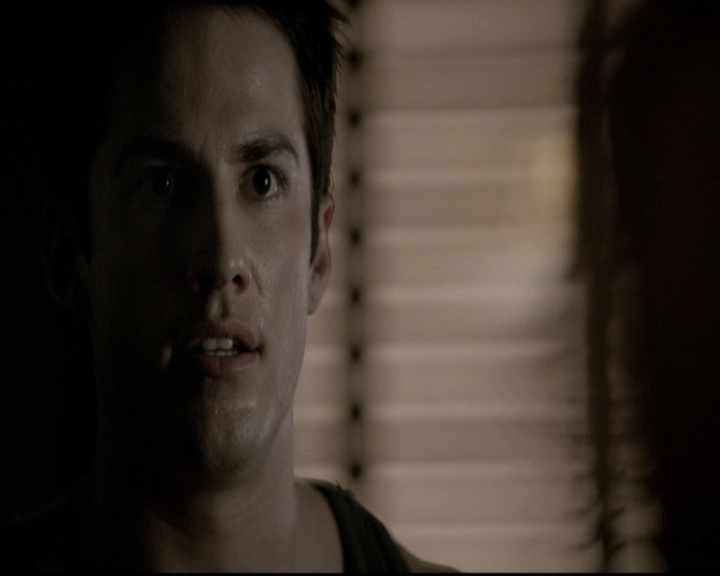 VampireDiariesWorld-dot-nl_6x01IllRemember1943.jpg