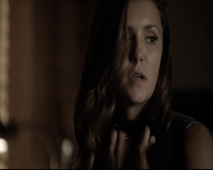 VampireDiariesWorld-dot-nl_6x01IllRemember1996.jpg