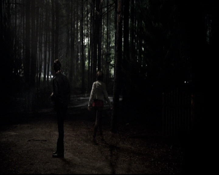 VampireDiariesWorld-dot-nl_6x02YellowLedbetter0078.jpg