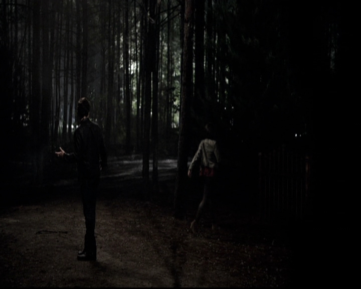 VampireDiariesWorld-dot-nl_6x02YellowLedbetter0079.jpg