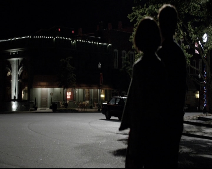 VampireDiariesWorld-dot-nl_6x02YellowLedbetter0094.jpg