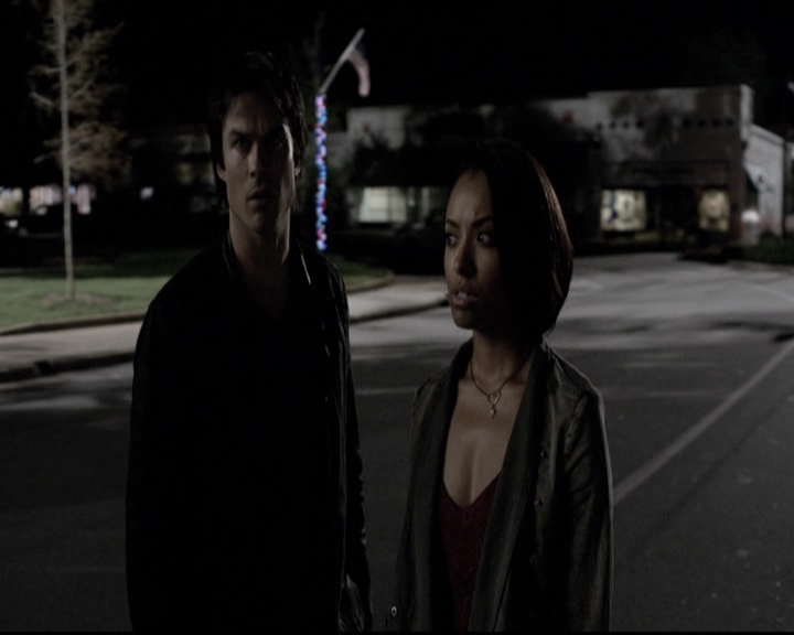 VampireDiariesWorld-dot-nl_6x02YellowLedbetter0107.jpg