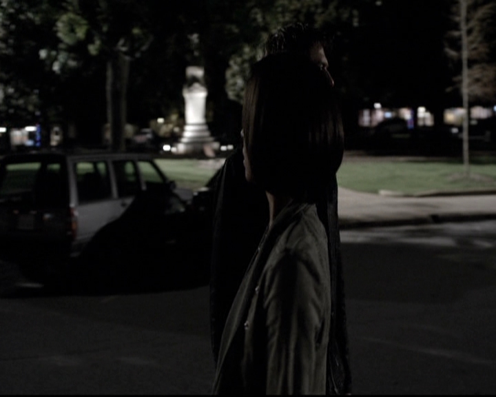 VampireDiariesWorld-dot-nl_6x02YellowLedbetter0109.jpg