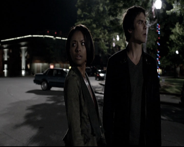 VampireDiariesWorld-dot-nl_6x02YellowLedbetter0112.jpg