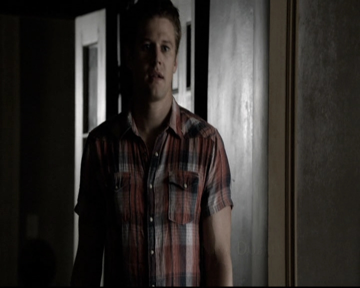 VampireDiariesWorld-dot-nl_6x02YellowLedbetter0128.jpg