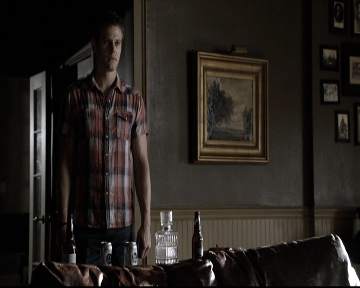 VampireDiariesWorld-dot-nl_6x02YellowLedbetter0133.jpg