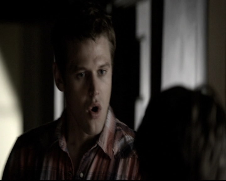 VampireDiariesWorld-dot-nl_6x02YellowLedbetter0149.jpg